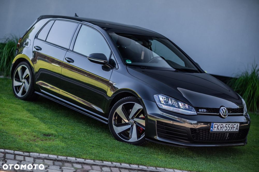 Volkswagen Golf - 36
