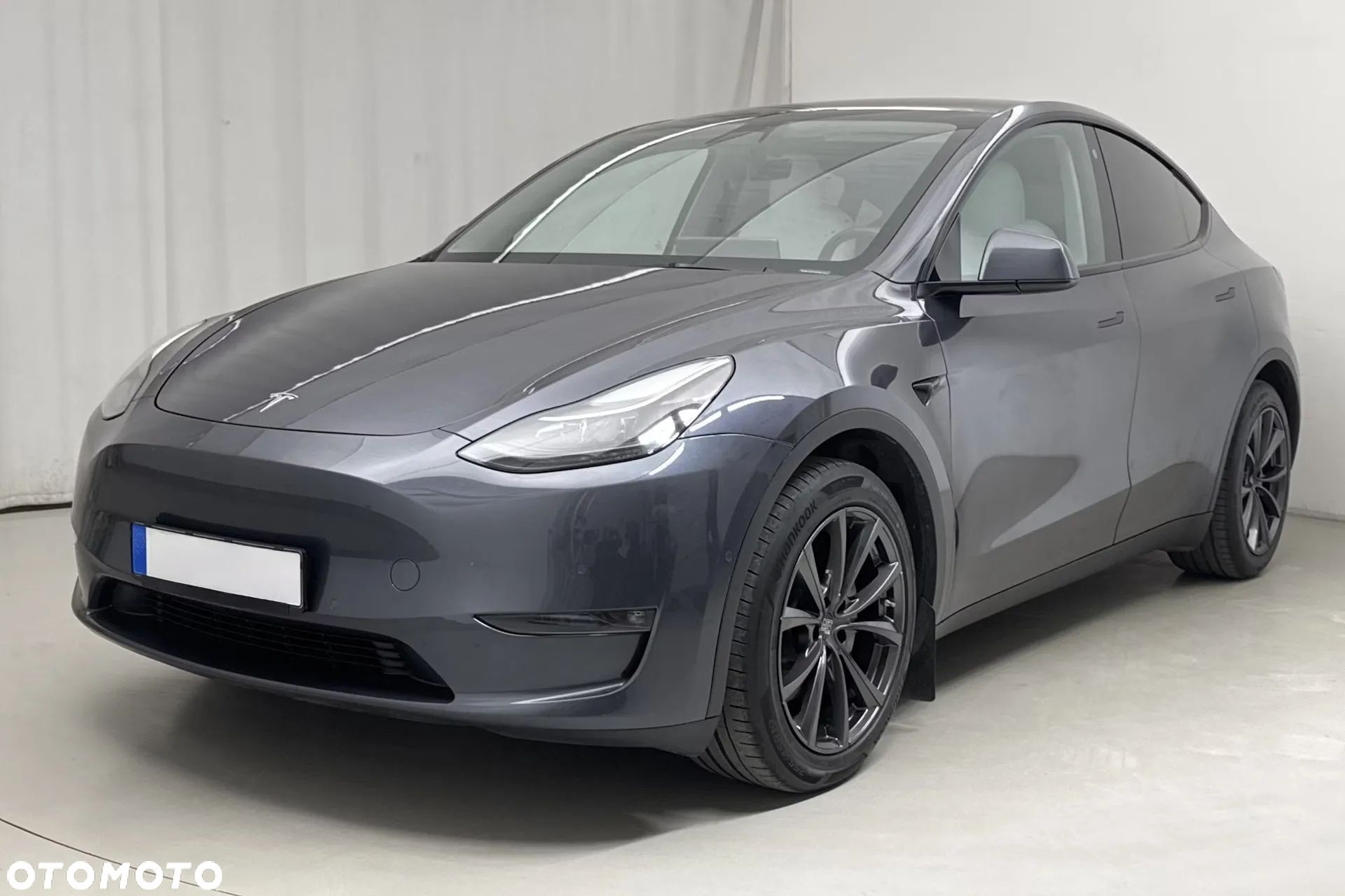 Tesla Y Long Range AWD - 1