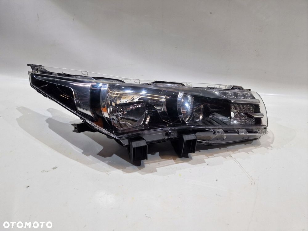reflektor lampa przód prawy toyota corolla e16 13-16r eur 81110-02e70 - 2