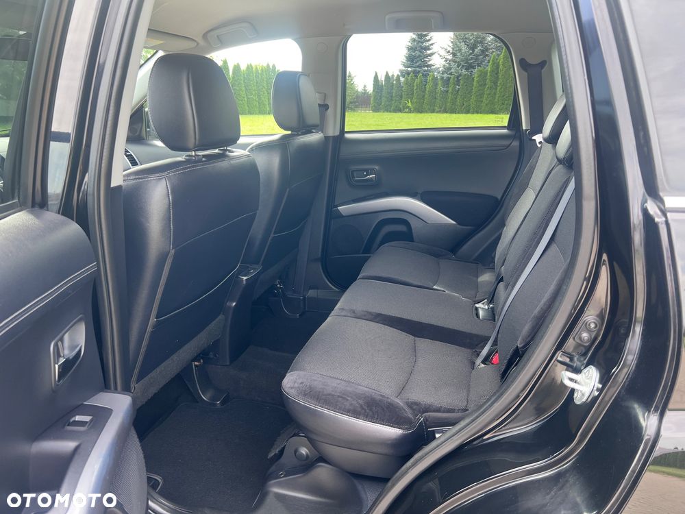 Mitsubishi Outlander 2.0 2WD CVT Invite - 19