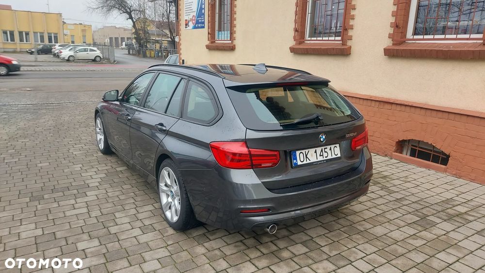 BMW Seria 3 318d - 4