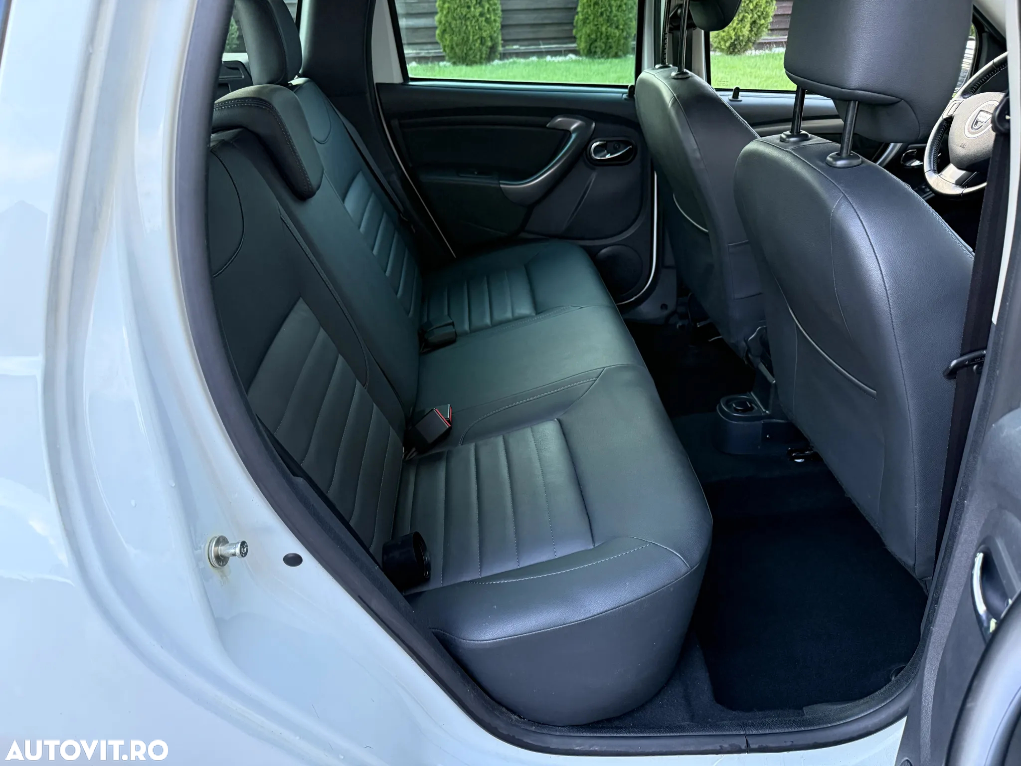 Dacia Duster 1.6 16V 4x2 Prestige - 11