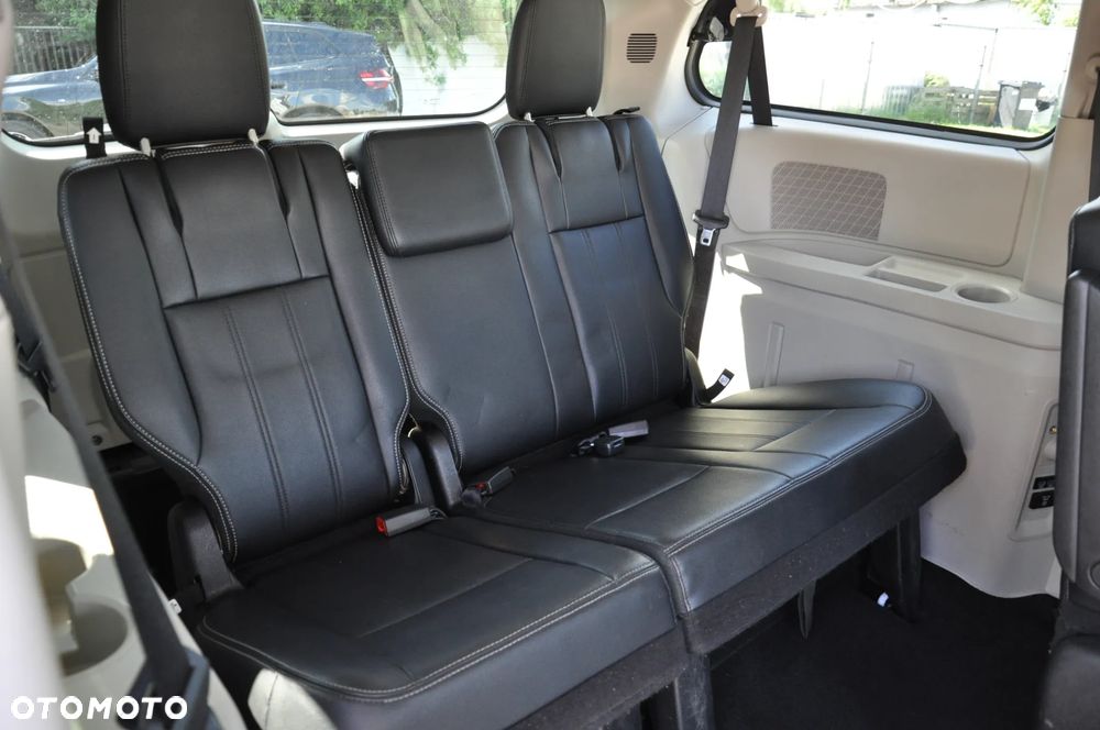 Chrysler Town & Country 3.6 Touring - 35
