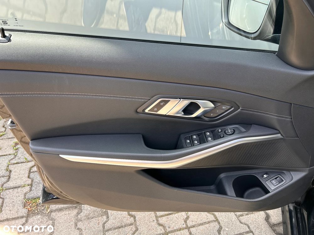 BMW Seria 3 320e xDrive Advantage sport - 14