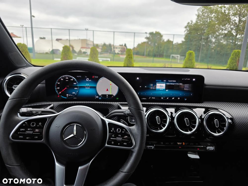 Mercedes-Benz CLA 180 d Shooting Brake 7G-DCT - 32
