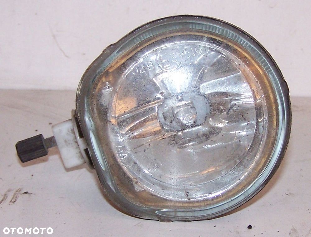 38660748 HALOGEN PRAWY LEWY FIAT BRAVO SIENA - 1