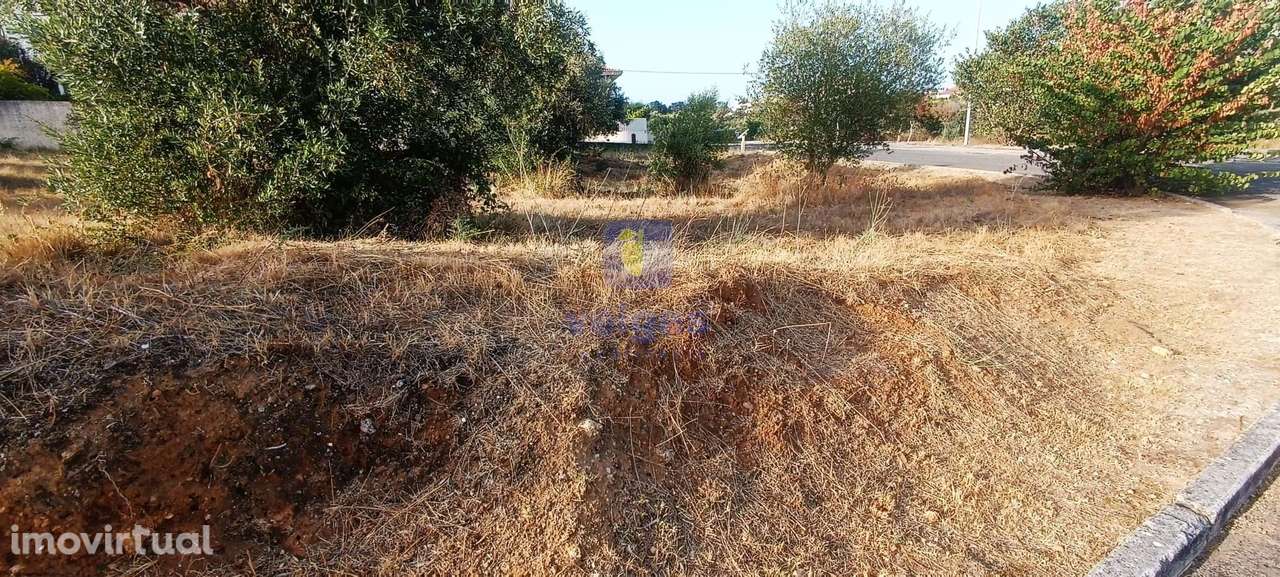 Lote de terreno urbano com 396 m2 no centro de Alcanena - Grande imagem: 4/15