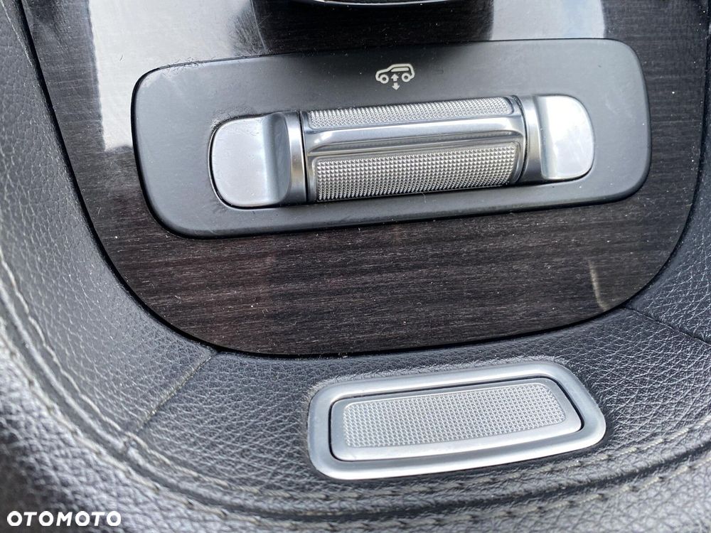 Mercedes-Benz GLS - 28