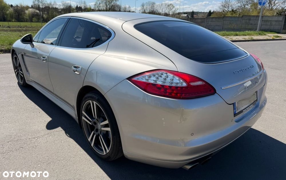 Porsche Panamera 4S - 10