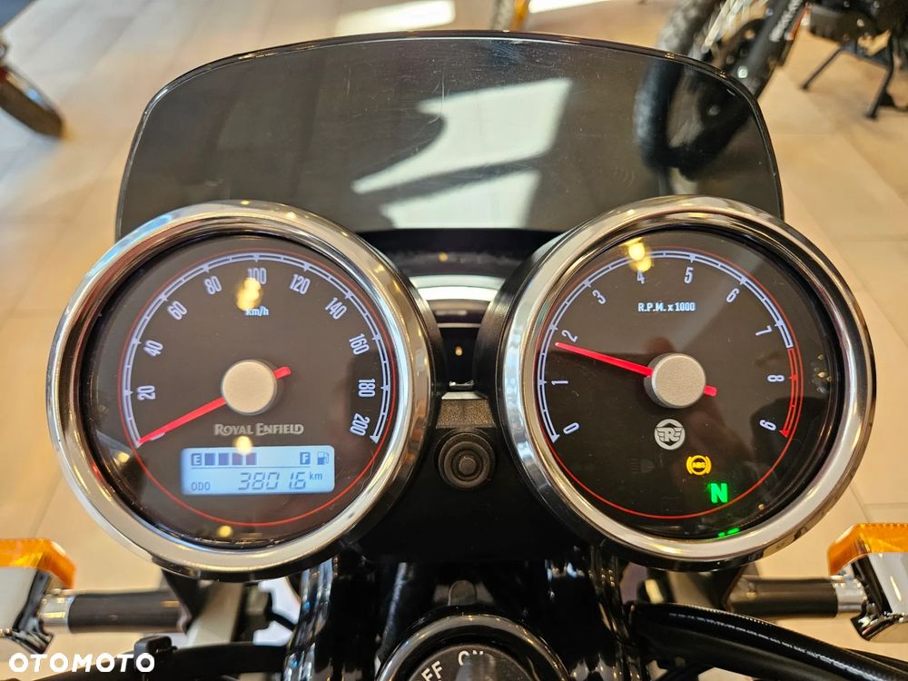 Royal Enfield Interceptor - 11