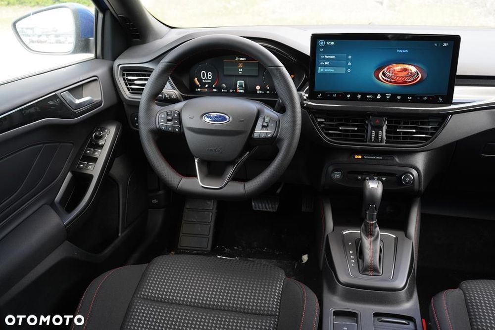 Ford Focus 1.0 EcoBoost mHEV ST-Line X - 13