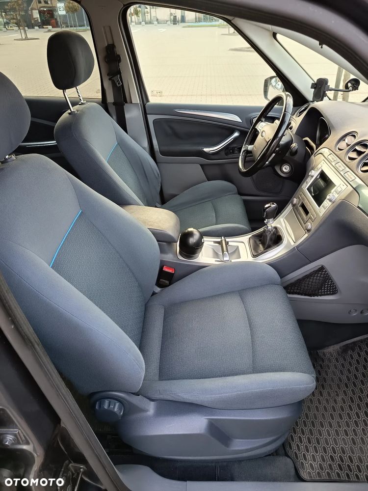 Ford S-Max - 9