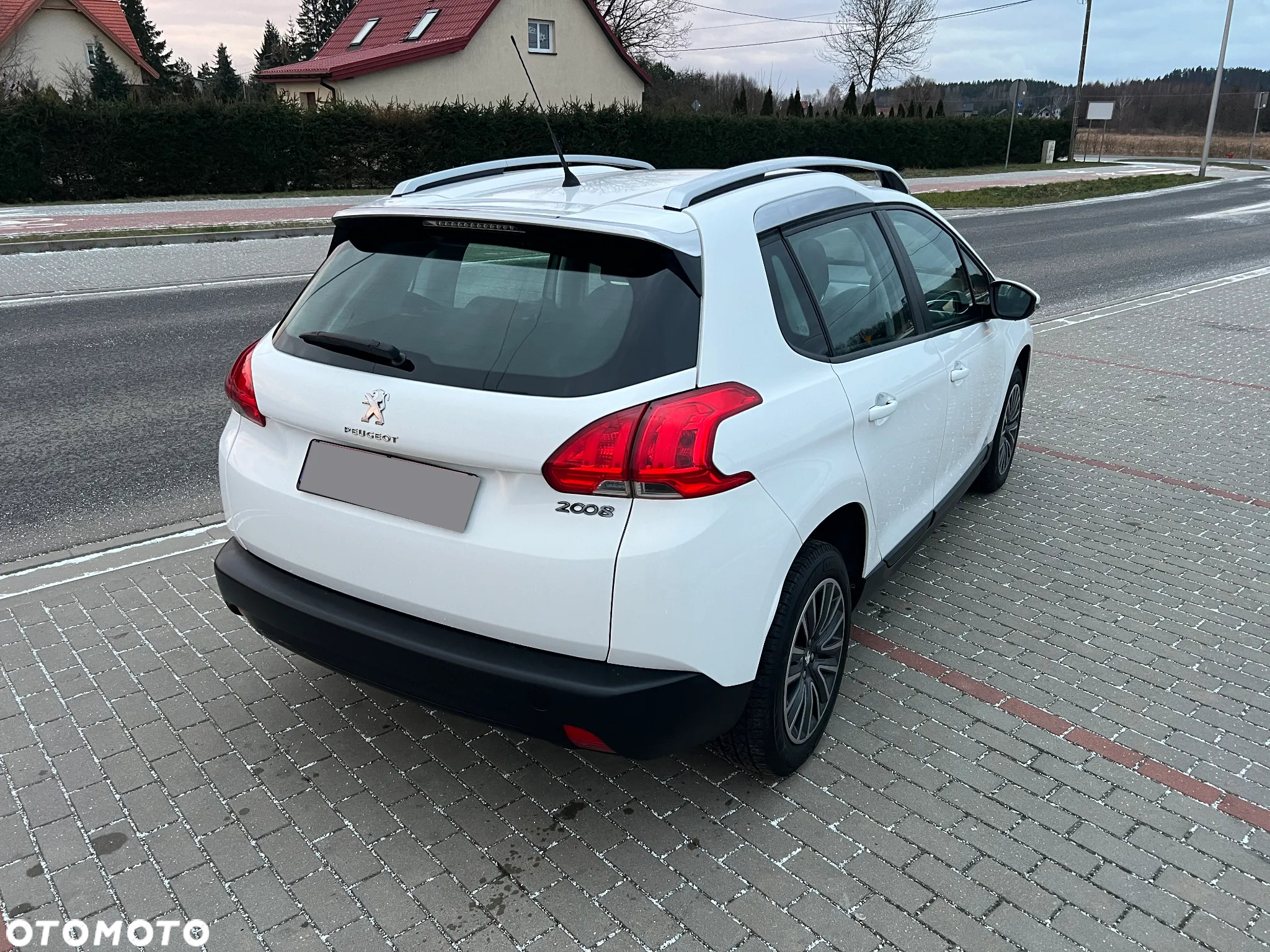 Peugeot 2008 1.2 Pure Tech Allure S&S - 20