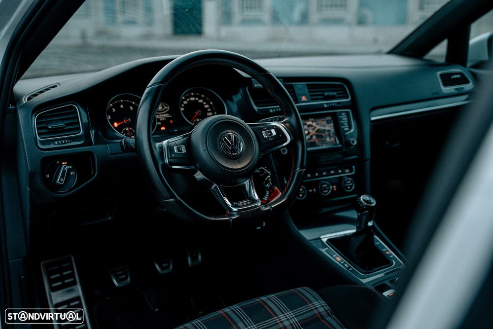 VW Golf GTI BlueMotion - 7