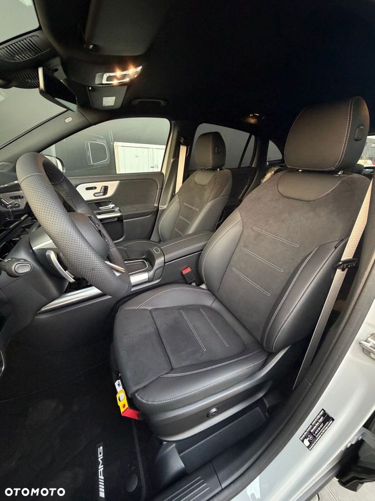 Mercedes-Benz GLA - 17