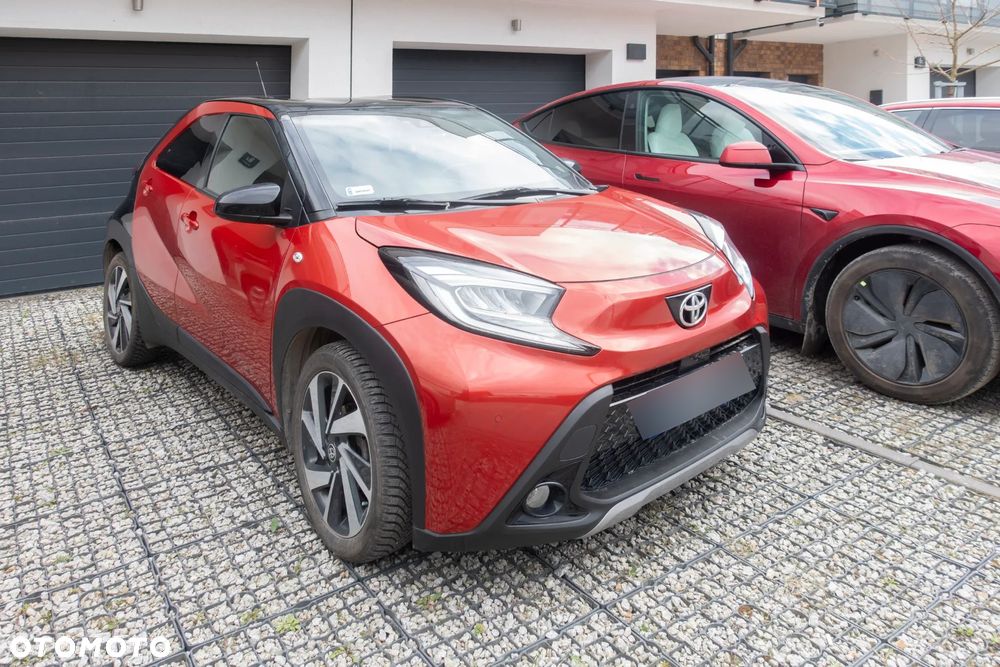 Toyota Aygo X 1.0 VVT-i Executive CVT - 2