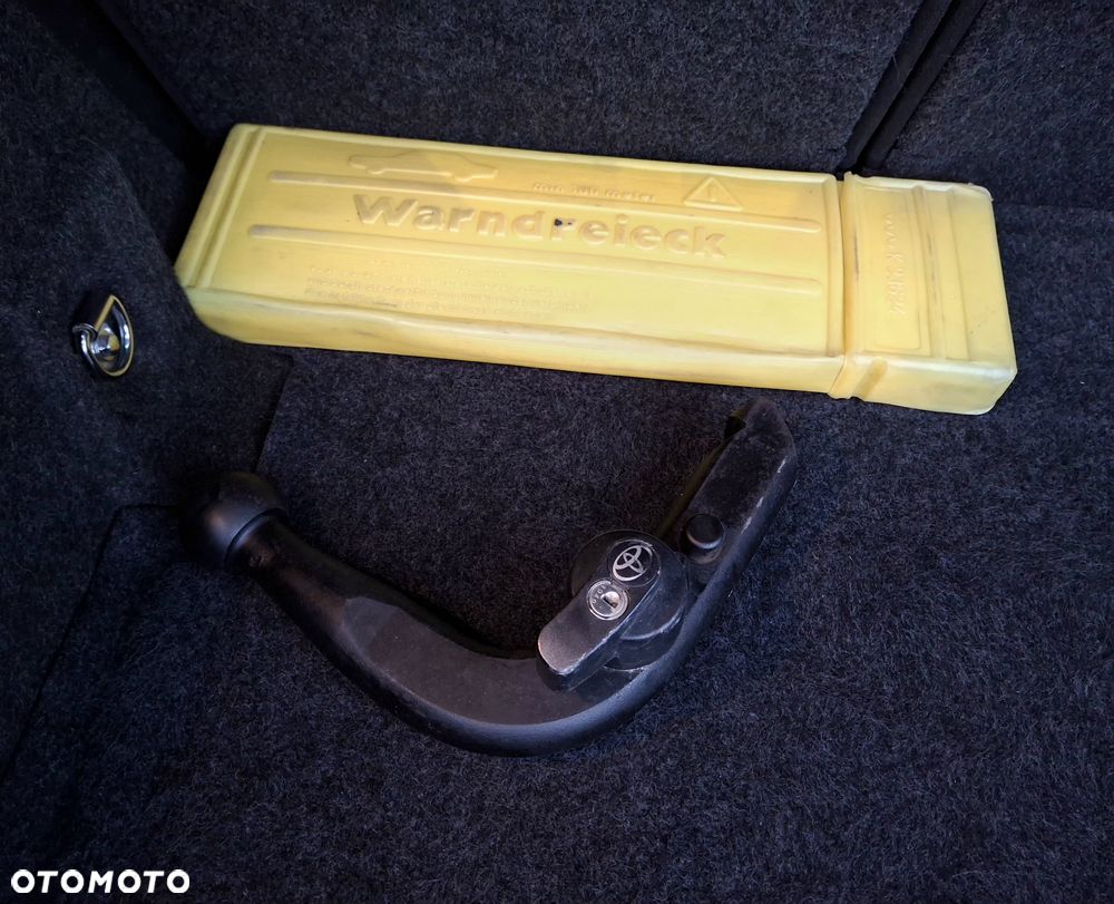 Toyota Auris 1.33 VVT-i Terra - 35