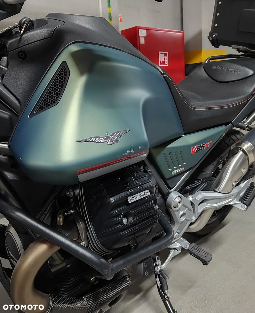 Moto Guzzi V85 - 9
