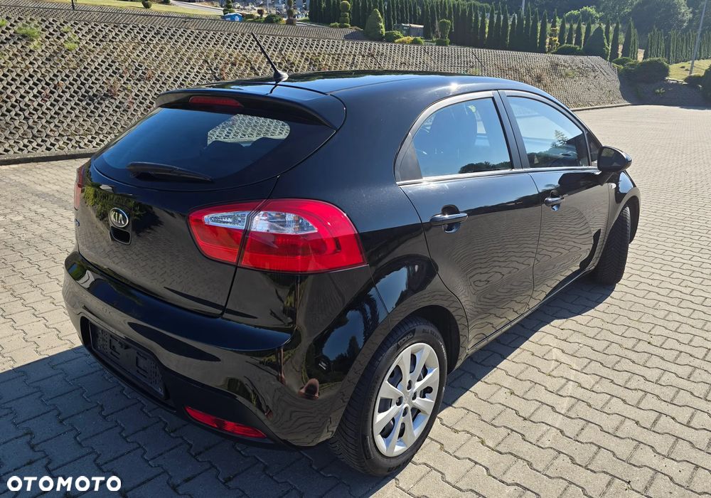 Kia Rio 1.4 L - 11