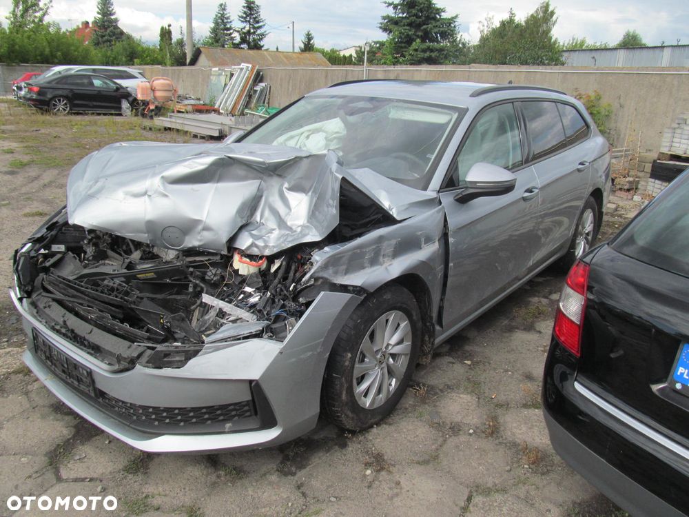 Skoda Superb 2.0 TDI SCR Essence DSG - 8