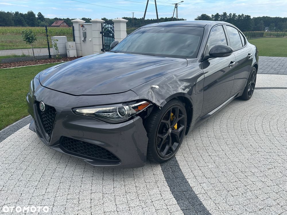 Alfa Romeo Giulia - 4