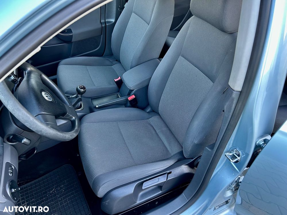 Volkswagen Golf - 6