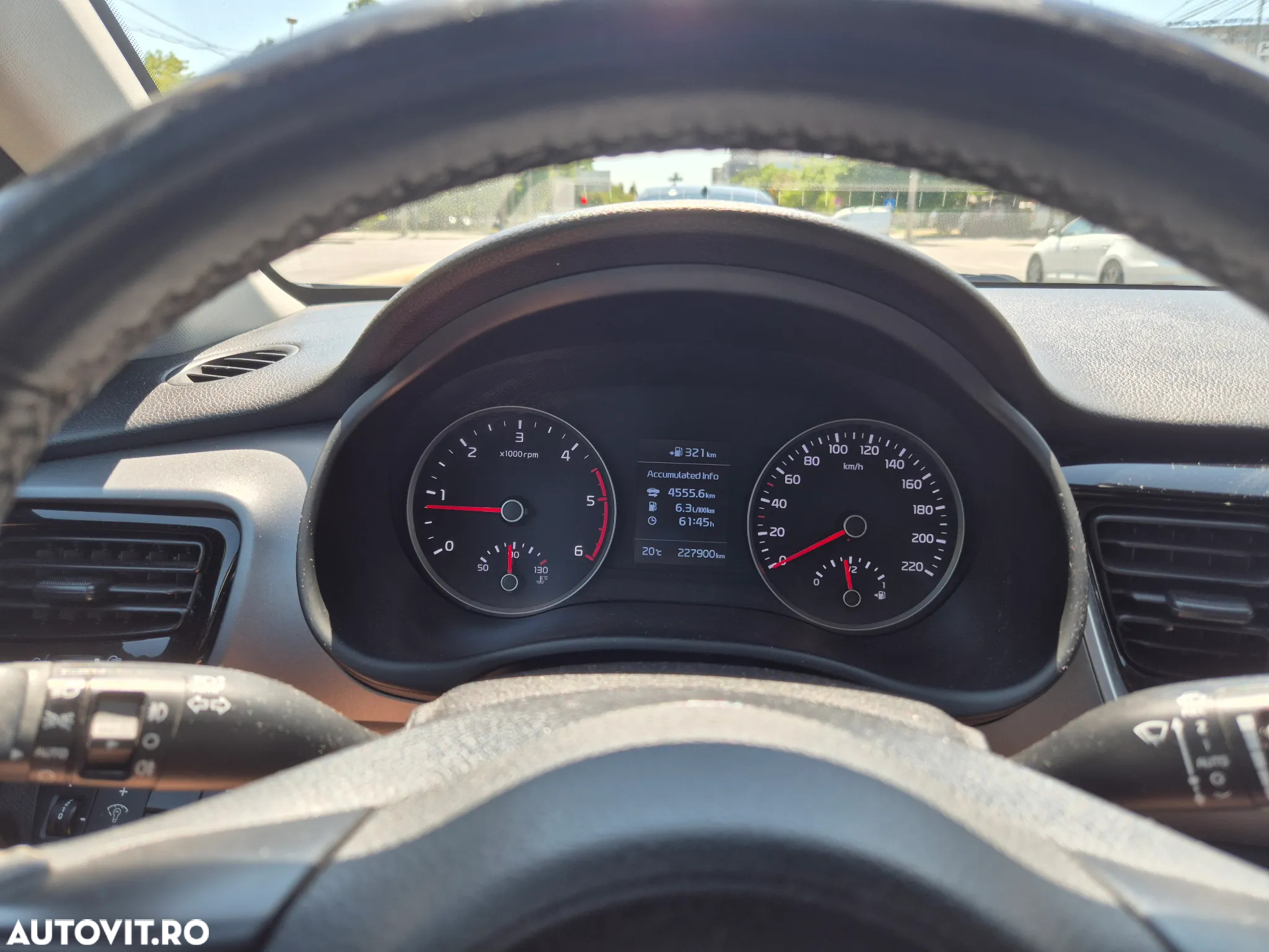 Kia Stonic 1.6 DSL Trend - 2