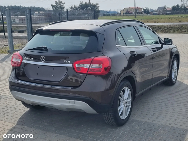 Mercedes-Benz GLA 200 d 7G-DCT