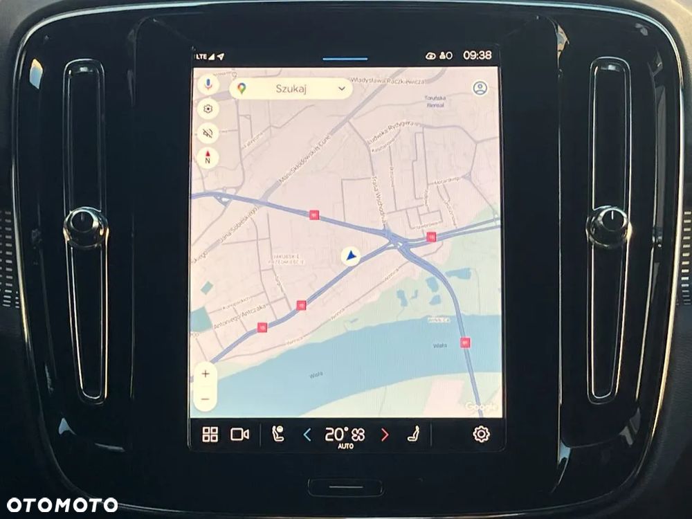 Volvo XC 40 B3 Plus Dark - 21