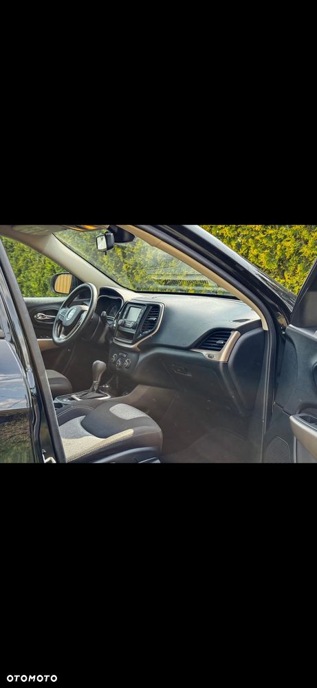 Jeep Cherokee - 12