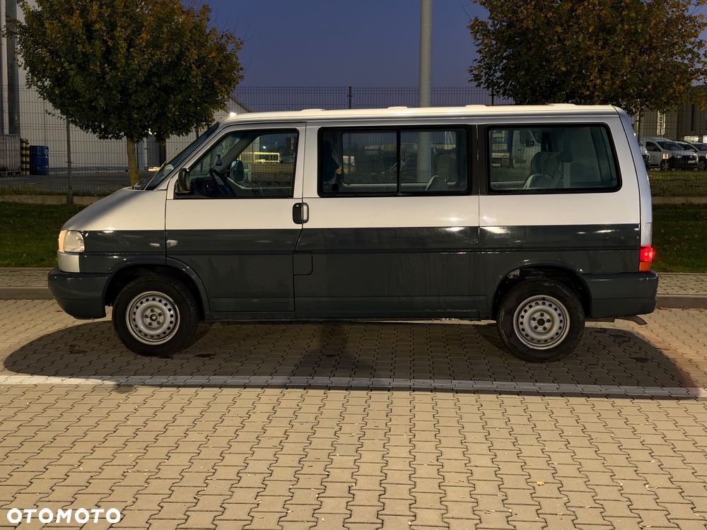 Volkswagen Caravelle - 3
