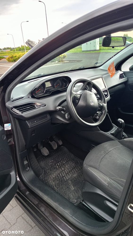 Peugeot 208 - 7