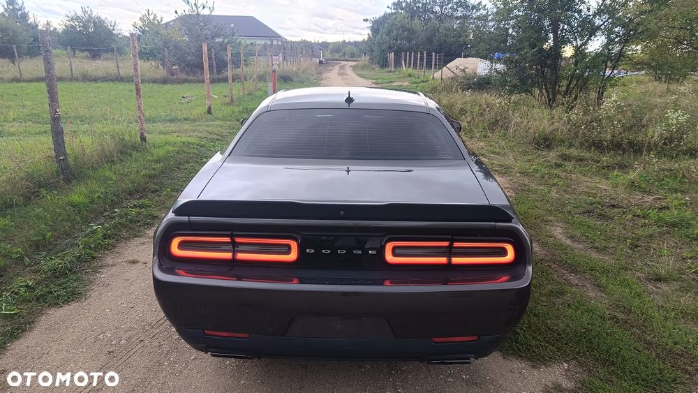 Dodge Challenger 5.7 R/T - 1