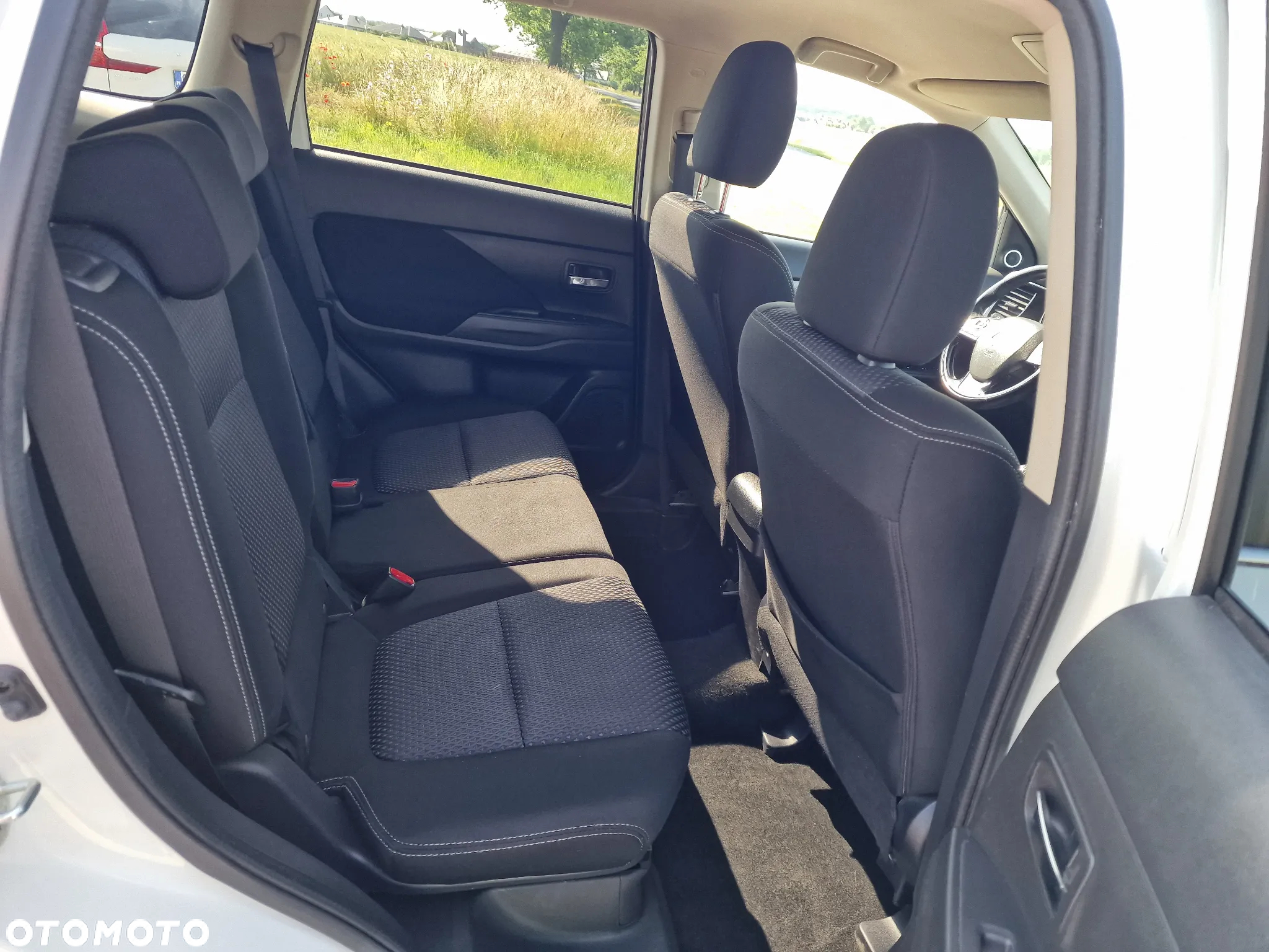 Mitsubishi Outlander 2.2 DID Intense + 4WD - 27
