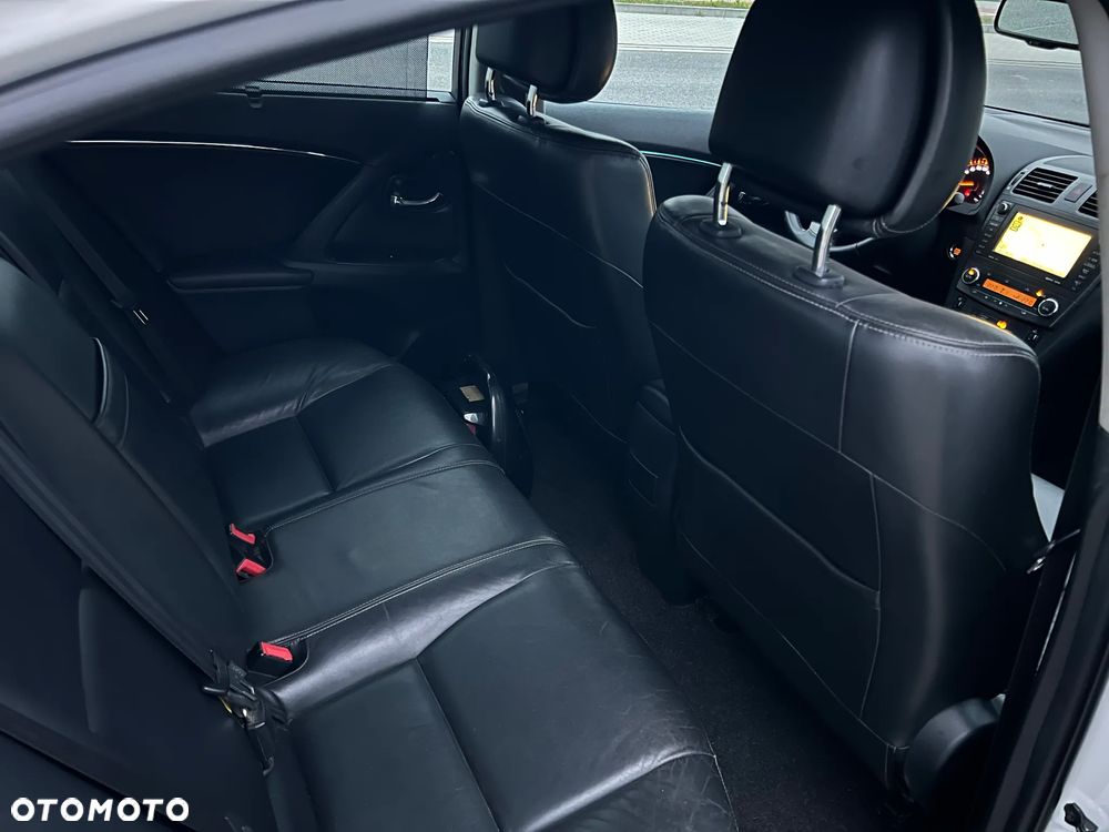 Toyota Avensis 2.2 D-4D Premium - 11