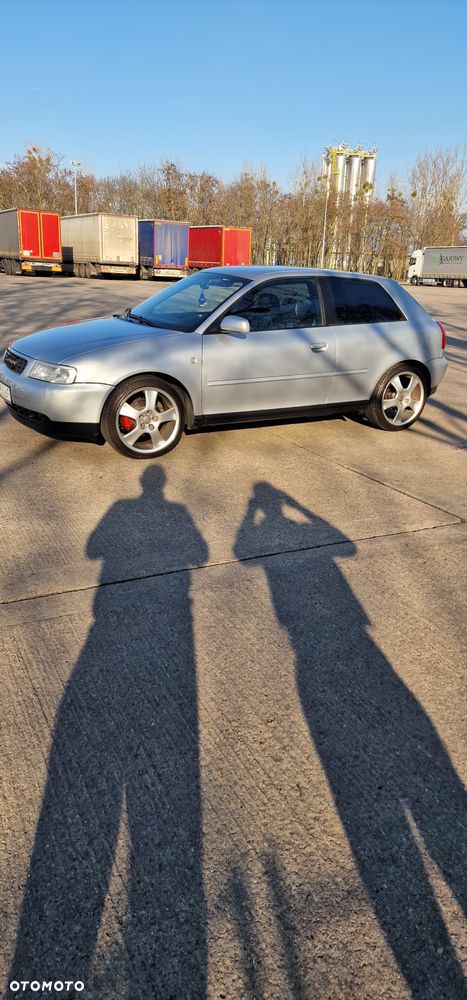 Audi A3 1.8 Ambiente - 1