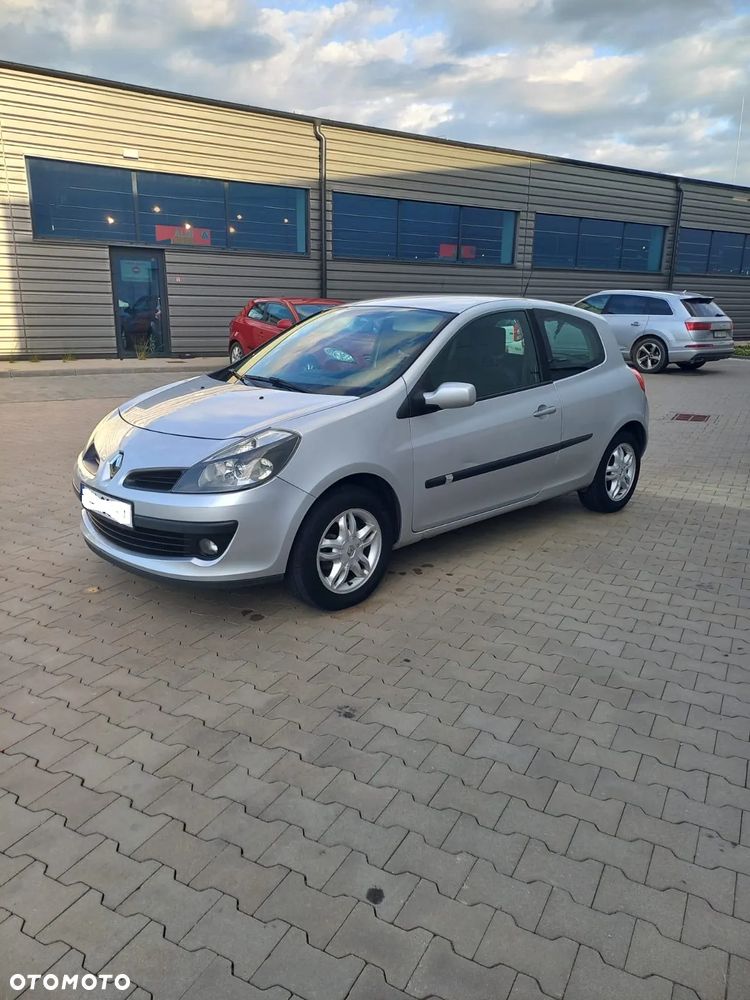Renault Clio - 2