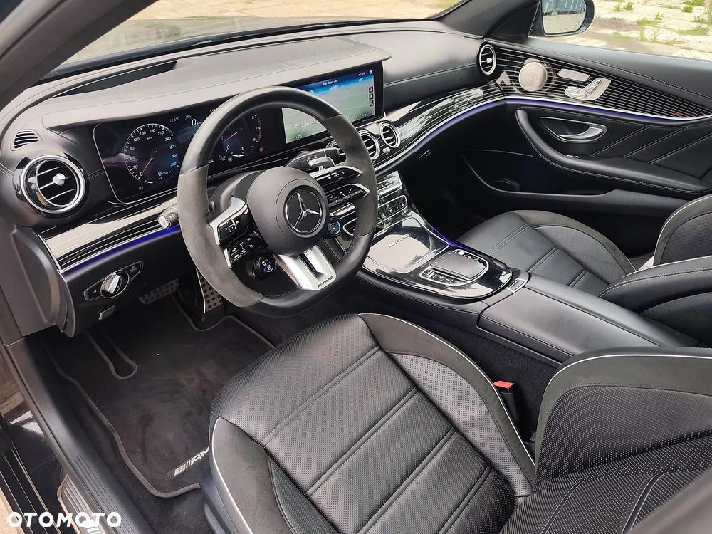 Mercedes-Benz Klasa E AMG 63 S 4Matic+ AMG Speedshift MCT-9G - 5
