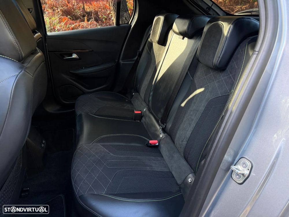 Peugeot e-208 GT - 23