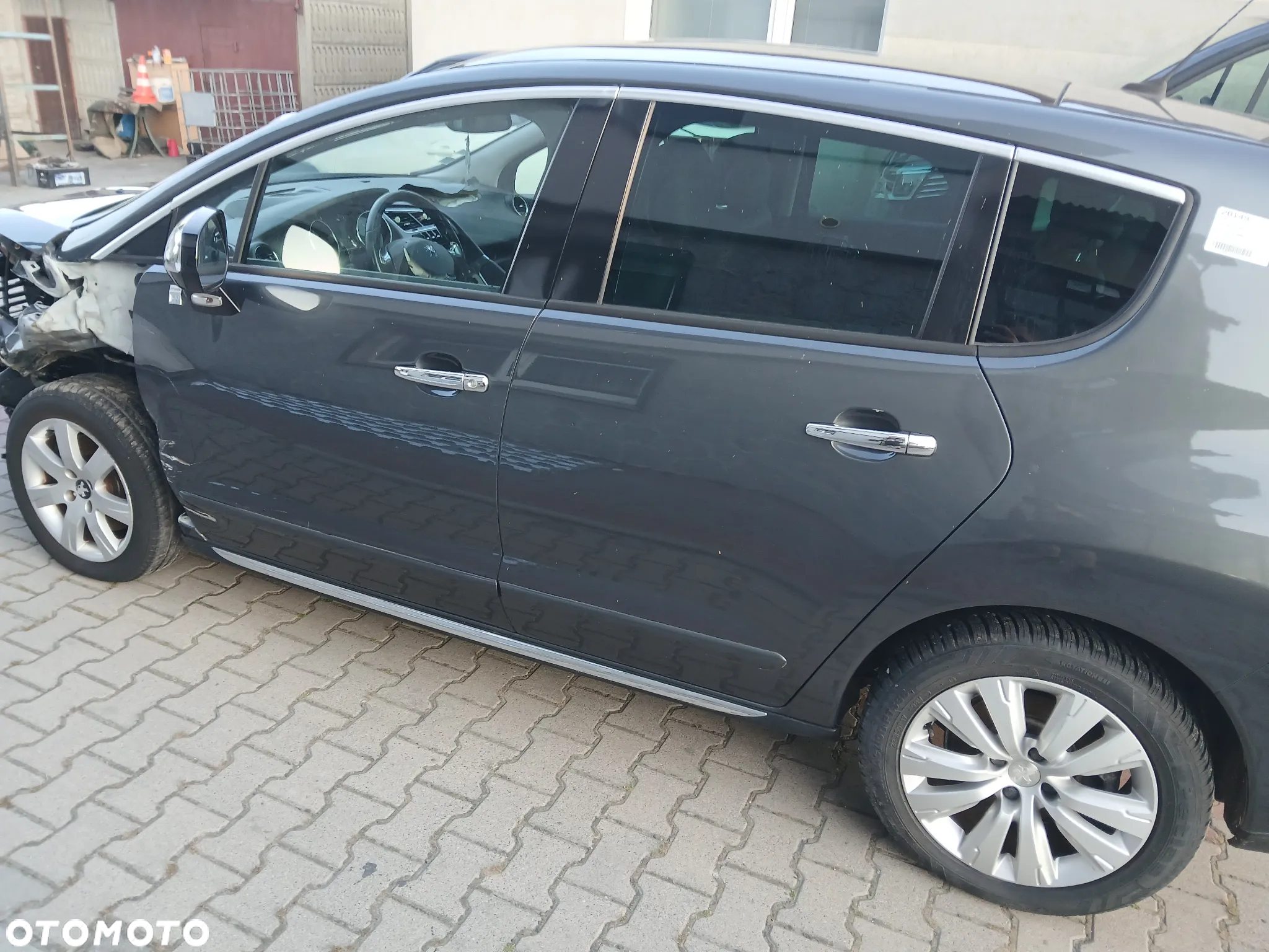 Peugeot 3008 2.0 HDi HYbrid4 - 7