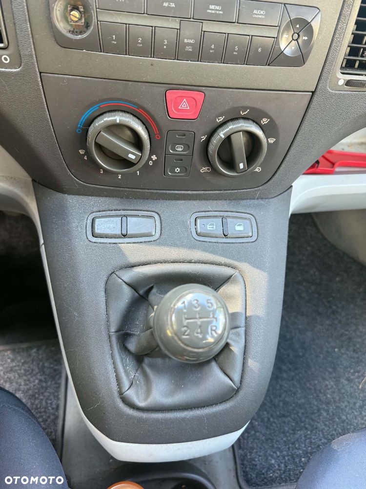 Fiat Idea 1.4 16V Dynamic - 13