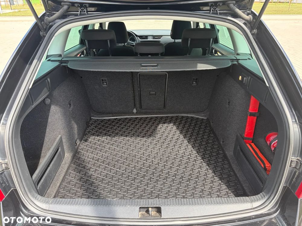 Skoda Octavia 2.0 TDI SCR Style DSG - 11