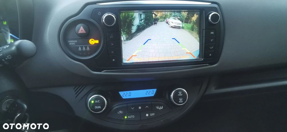 Toyota Yaris Hybrid 100 Active EU6 - 22