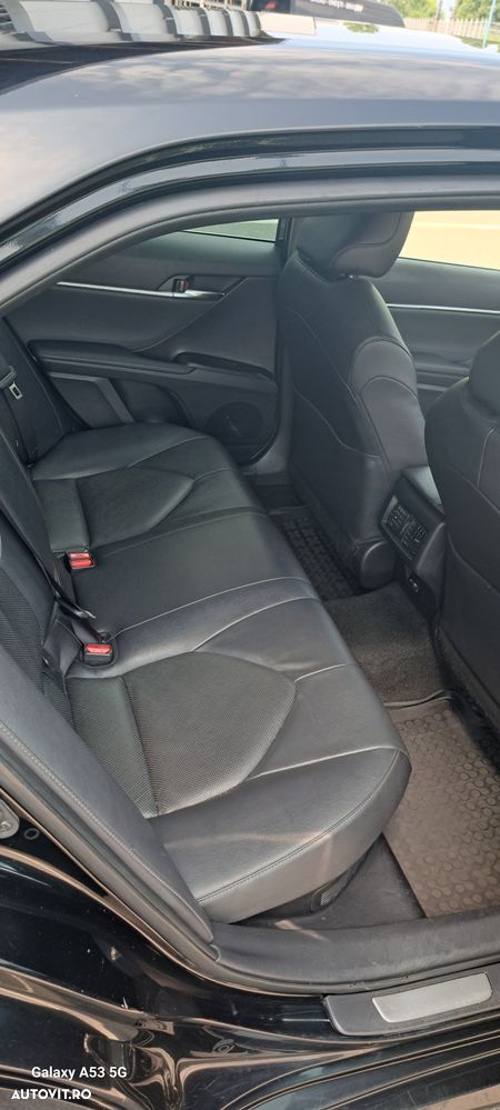 Toyota Camry Luxury - 11