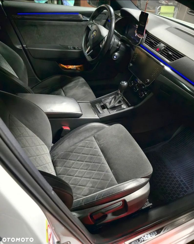 Skoda Superb 2.0 TDI 4x4 Sportline DSG - 32