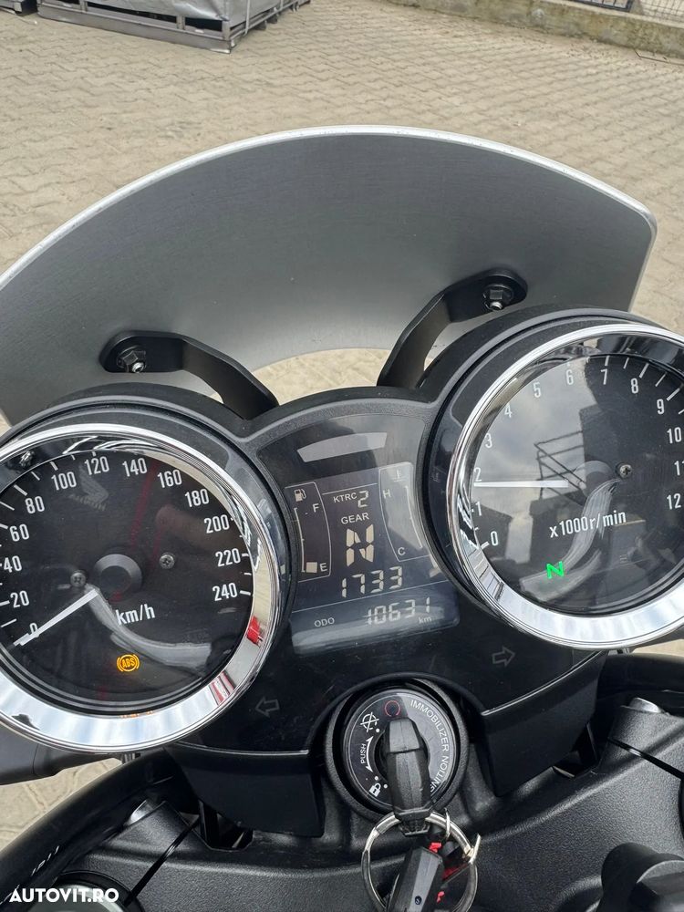 Kawasaki Z 900 RS - 5