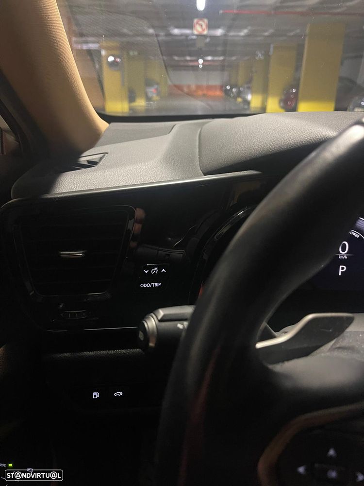 Lexus NX 450h+ Executive Plus - 24