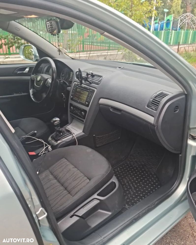 Skoda Octavia 1.8 TSI DSG Ambiente - 5