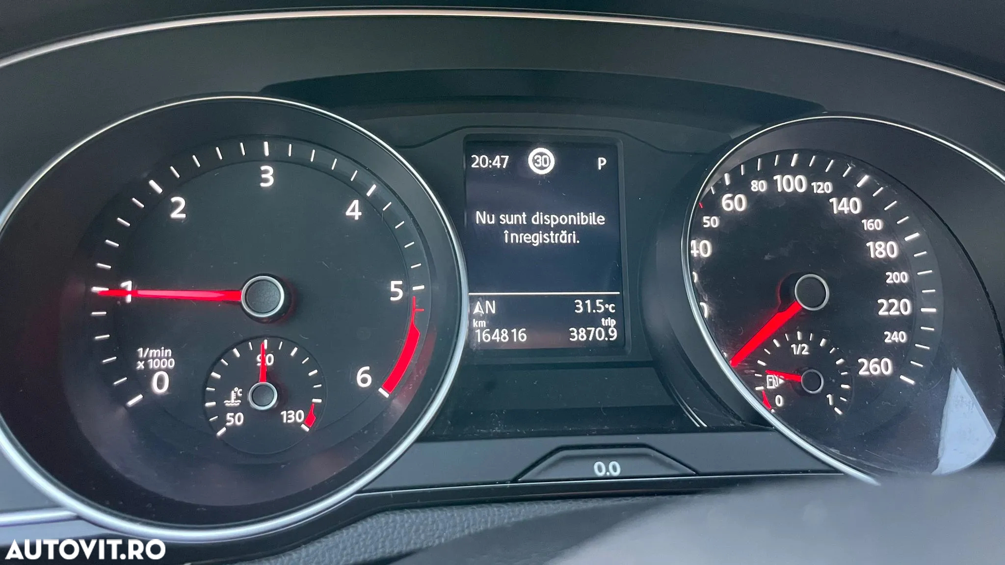 Volkswagen Passat - 13