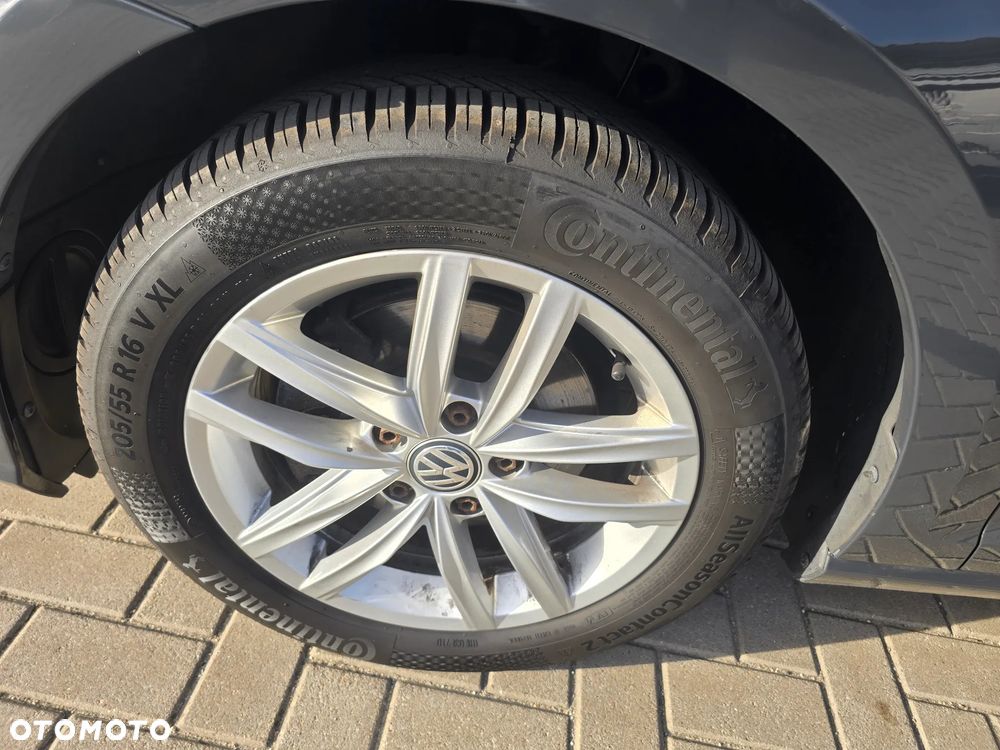 Volkswagen Golf - 17